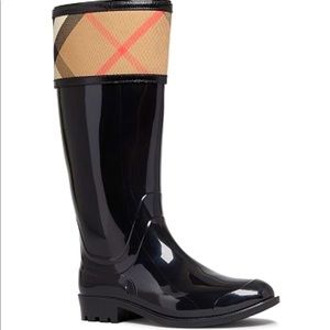 Burberry Crosshill  tall rain boots
